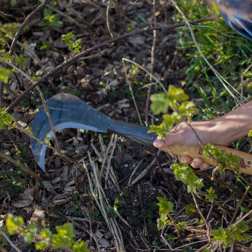 Geschmiedete Gartensichel mit Eschengriff Geschmiedete Gartensichel mit Eschengriff