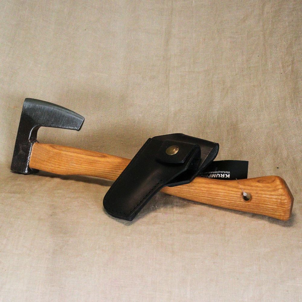 Gartenbeil mit Lederschneidenschutz