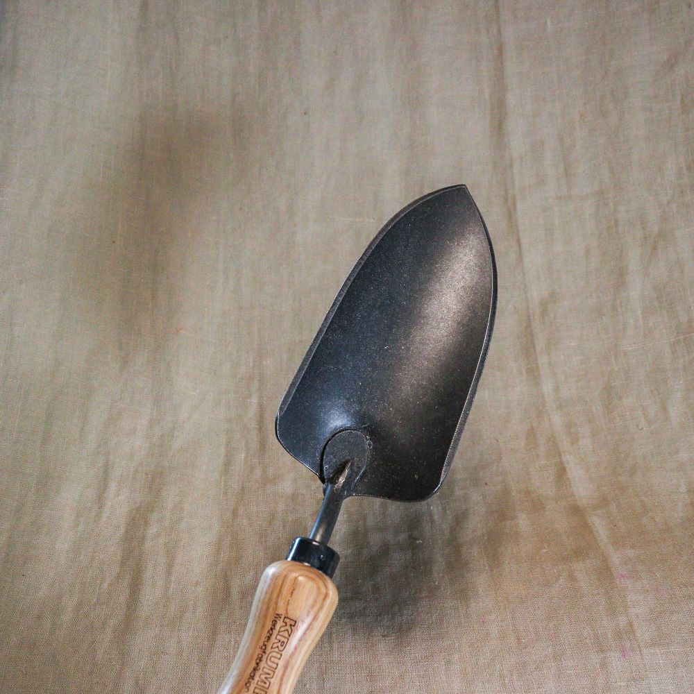 Pflanzenkelle mit Eschengriff