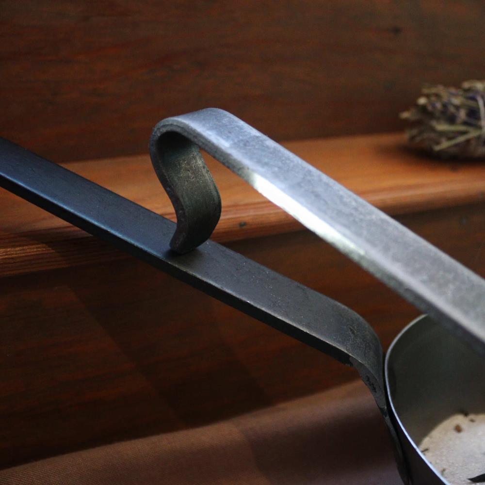 Allgäuer Räucherpfanne 'artemisia' gebläut