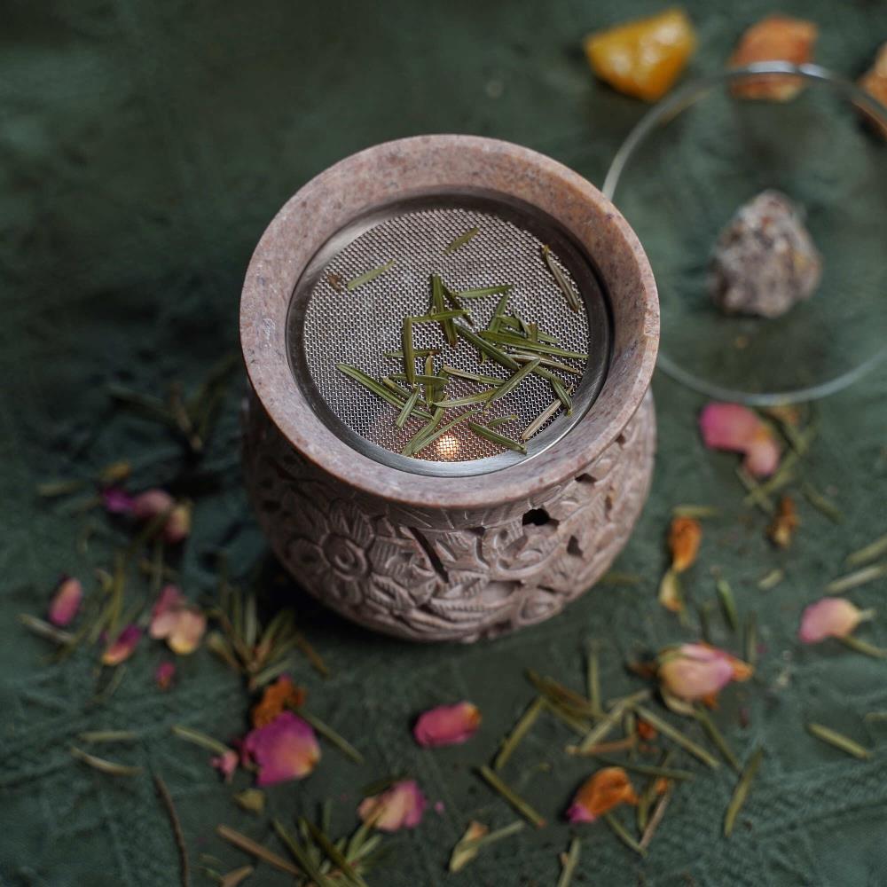 Stövchen aus Speckstein mit Glas und Sieb Stövchen aus Speckstein mit Glas und Sieb